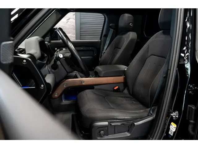 Land Rover Defender 3.0 D200 110 MHEV X-Dynamic SE *Grijs-kenteken / Panorama / Meridian / Elektr. T...