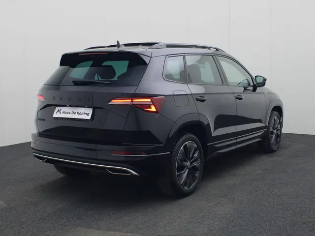 Skoda Karoq 1.5TSI/150PK DSG ACT Sportline Business · Panoramadak · Leder · Camera + Parkeersensoren...