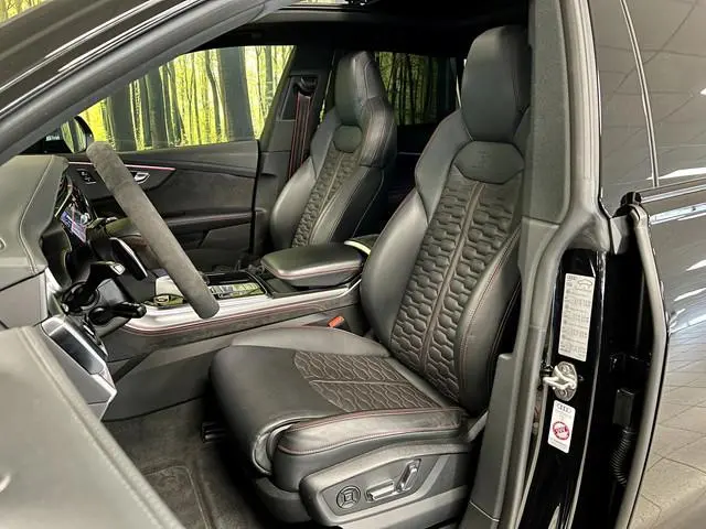 Audi RSQ8