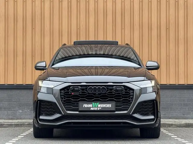 Audi RSQ8