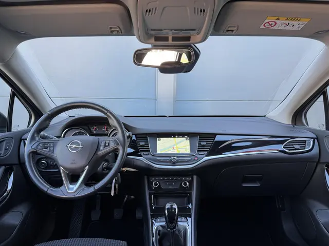 Opel Astra Sports Tourer 1.2 Design & Tech / Geen Import / 100 % Onderhoud