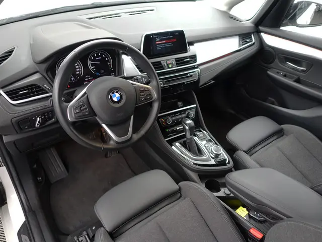 BMW 2-serie Active Tourer 225xe iPerformance High Executive Aut- Xenon Led, Sport Interieur, Park As...