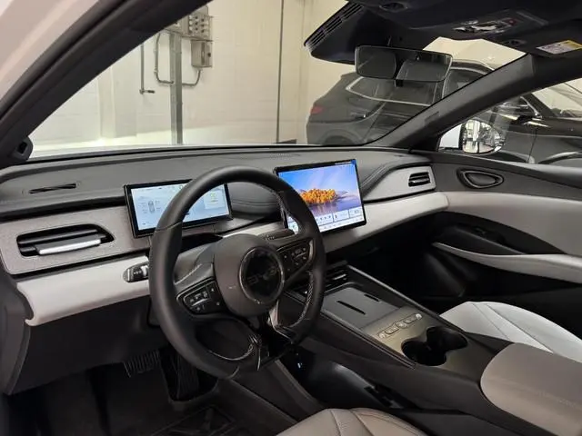 BYD SEAL