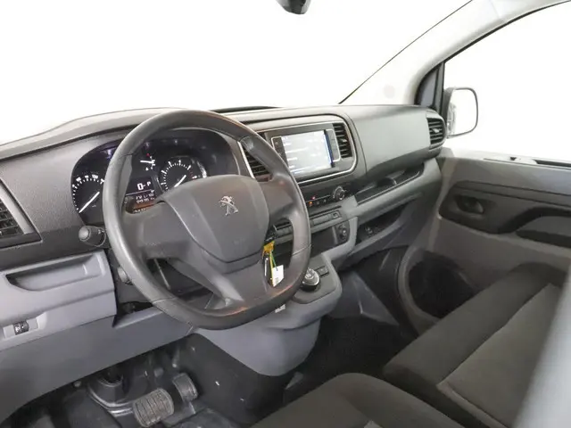 Peugeot Expert 180pk Automaat L3 Long Premium Sport Edition Navigatie Camera Airco Cruise control
