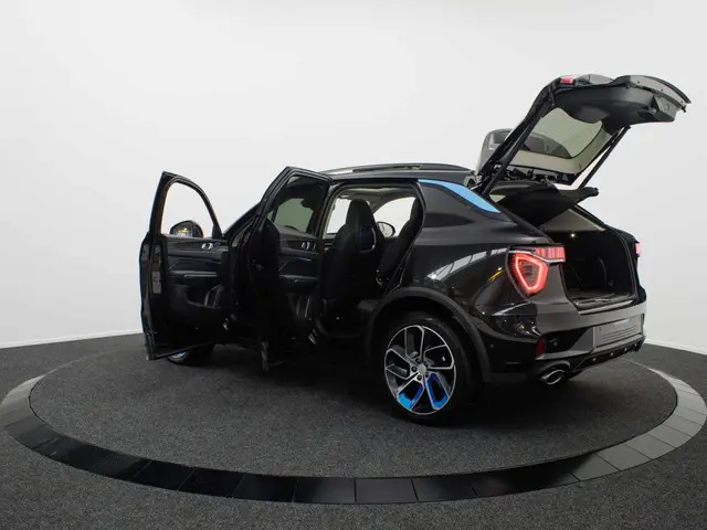 Lynk & Co 01 1.5 PHEV 261 PK | Trekhaak | 360 graden camera | Panoramadak | N