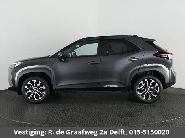 Toyota Yaris Cross 1.5 HYBRID DYNAMIC GARANTIE TOT 2035! . STUUR & STOELVERWARMING . ACHTERUITRIJ CA...