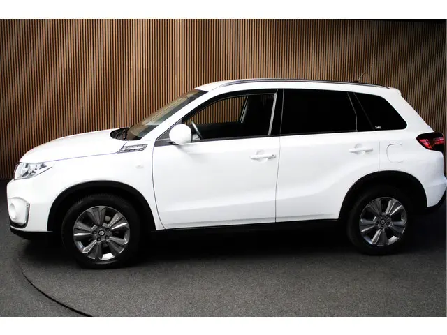 Suzuki Vitara 1.0 Boosterjet S. Navi Camera Climate Cruise Stoelverwarming Metallic lak LM velgen