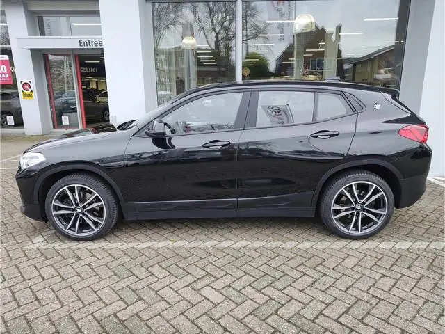 BMW X2 xDRIVE20i EXECUTIVE AUTOMAAT Elek. achterklep | 4x4 | LED | Stoelverwarming