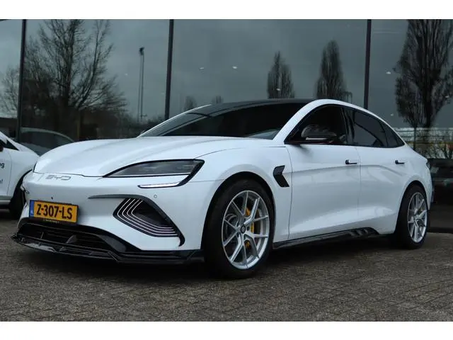 BYD SEAL DESIGN RWD 82.5 KWH | PANO | 360 CAMERA | DYNAUDIO | LED | CARPLAY | ACC |