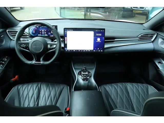 BYD SEAL