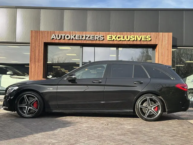 Mercedes-Benz C-klasse Estate AMG 43 4MATIC Panoramadak Adaptive Cruise Sportuitlaat 360Cam Trekhaak