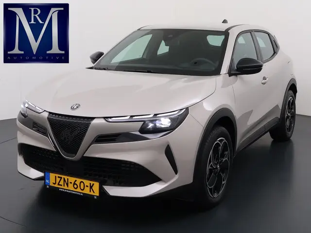 Alfa Romeo Junior Elettrica 54 kWh | 15.000KM!! | FABRIEKSGARANTIE | APPLE CARPLAY| ANDROID AUTO| UN...