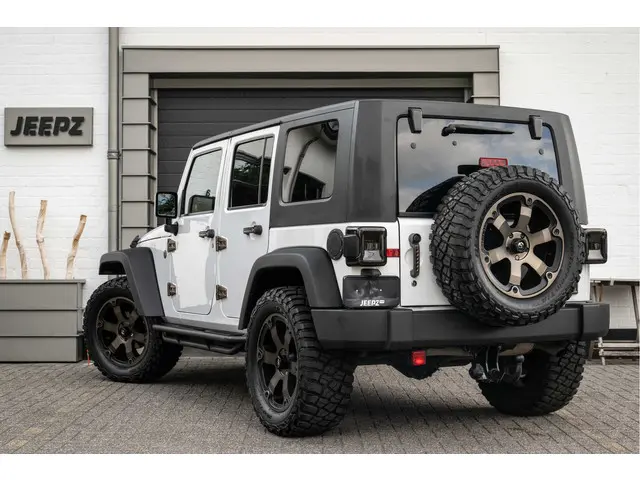 Jeep Wrangler Unlimited 3.6 Sahara -  Fuel velgen 20 inch
