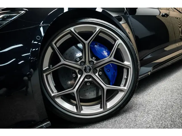 Audi RS6 Avant TFSI quattro | URBAN | Audi Exclusive | Eventuri | Keramisch | B/O 3D |
