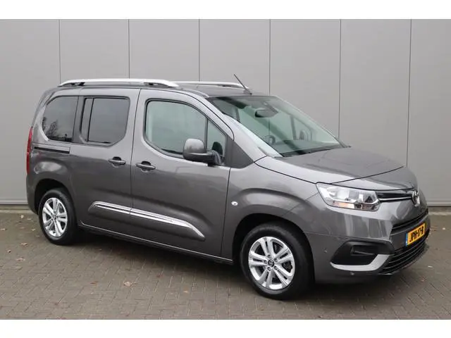 Toyota pro-ace