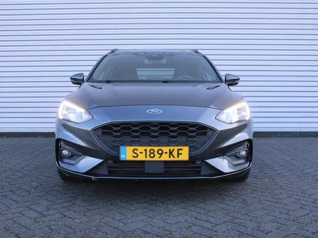 Ford Focus Wagon 1.0 EcoBoost ST Line Business | Stuur-/stoel-/voorruitverwarming | Camera | Clima |...