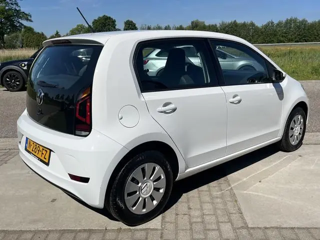 Volkswagen Up! 1.0 2e Pinksterdag open 09.30 - 17.00 uur