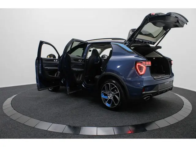 Lynk & Co 01 1.5 PHEV 261 PK | Panoramadak | 360 graden camera | Cruise contr