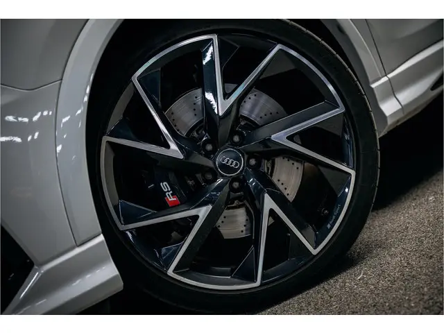 Audi RSQ3 TFSI | Carbon | Elek. stoelen | Camera | stoel verwarming |