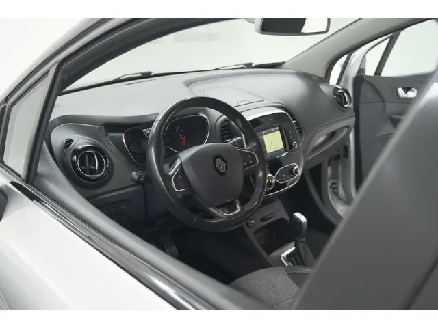 Renault Captur TCe 150 EDC Intens | Trekhaak | Navigatie | Parkeersensoren