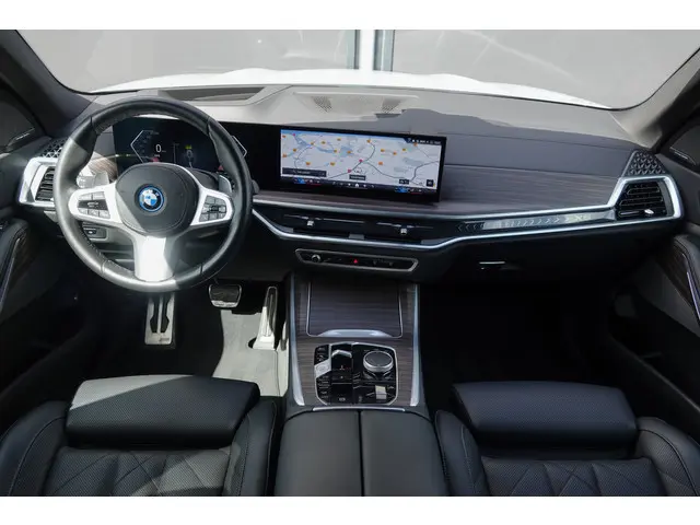 BMW X5 50e 490Pk | M-Sport Pro | Shadowline | 360° Camera | Harman-Kardon | Head Up Display | Trekha...