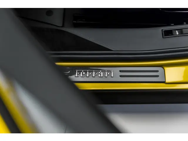 Ferrari SF90 Spider