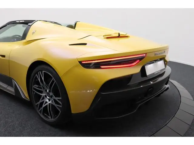 Maserati MC20