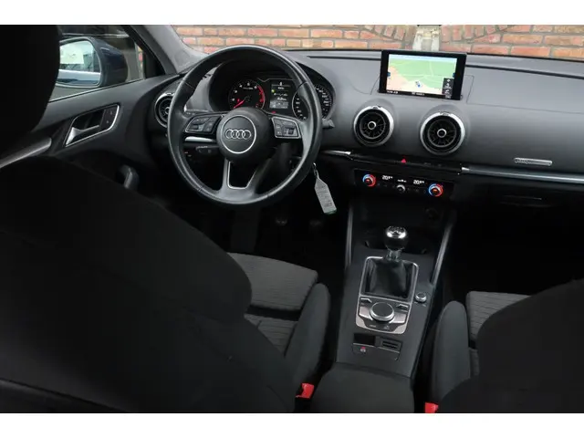 Audi A3 Sportback 30 TFSI Sport Lease Edition, Trekhaak