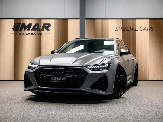 Audi RS6 Avant RS 6 TFSI quattro | Beton grijs matte | 23 inch Vossen HF7 | Keramisch | Pano |