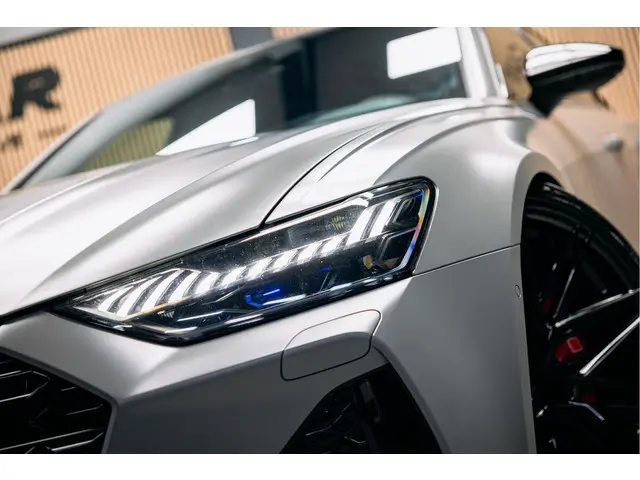 Audi RS6 Avant RS 6 TFSI quattro | Beton grijs matte | 23 inch Vossen HF7 | Keramisch | Pano |