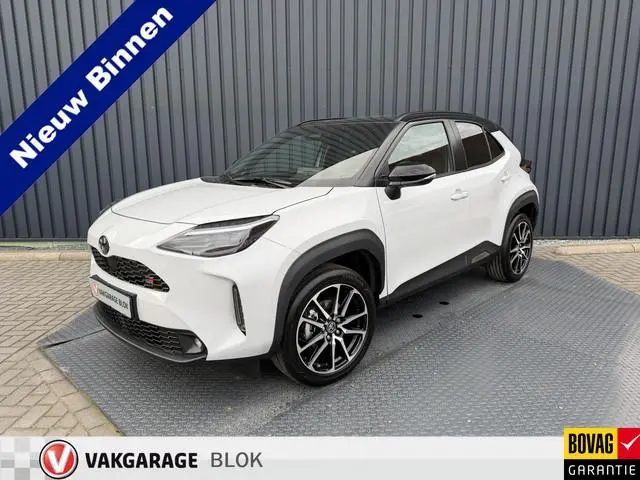 Toyota Yaris Cross 1.5 Hybrid 130 GR Sport | Pano dak | JBL | Head-up | 10jr GARANTIE | Rijklaar!!
