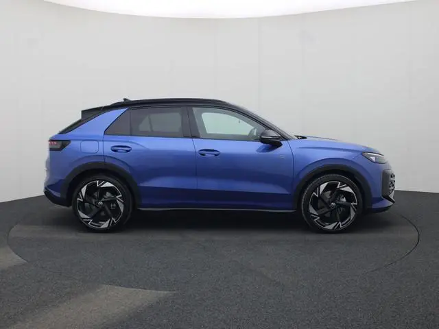 Volkswagen T-Roc 1.5eTsi/150PK R Line First Edition Black Style DSG · Navigatie · 360°Camera + Parke...