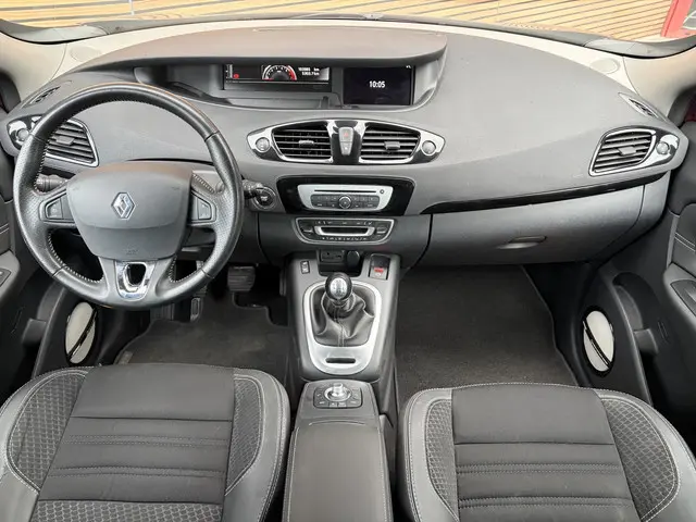 Renault Grand Scénic 1.2 TCe Bose Navi / Cruise / LM velgen / Bose geluidsysteem / Camera