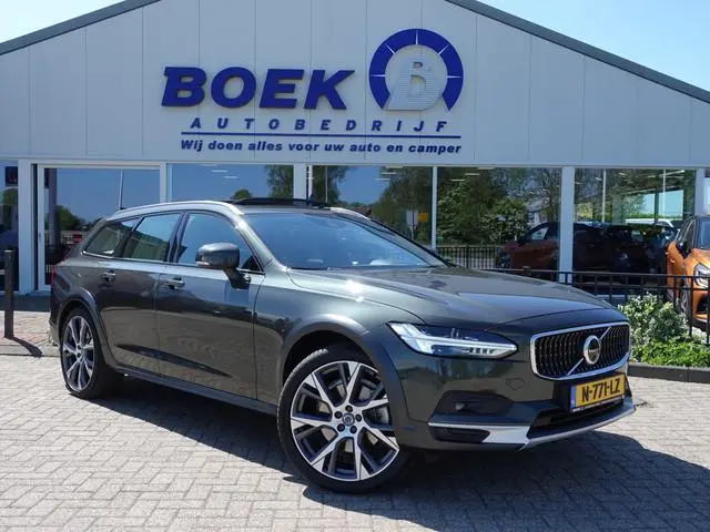 Volvo V90