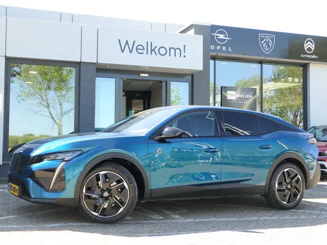 Peugeot 408