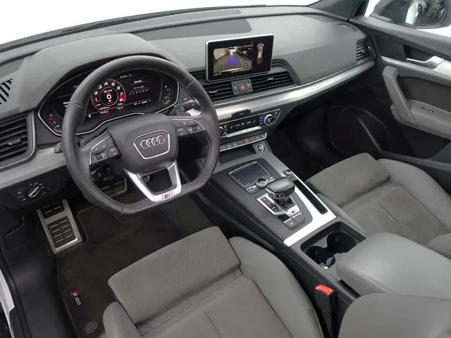 Audi Q5 3.0 TFSI SQ5 Quattro Competition Aut- Panoramadak, Standkachel, Keyless, Xenon Led, Alcantar...