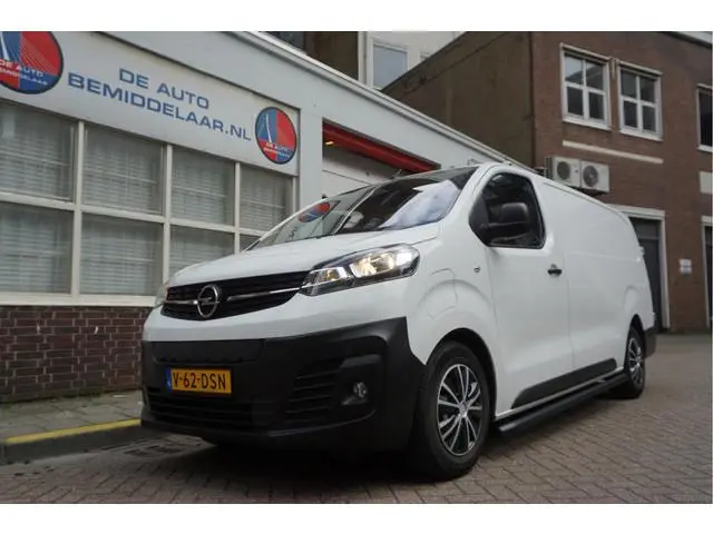 Opel Vivaro-e L3H1 Innovation 75 kWh | Dodehoek | HUD | Apple | Camera | PDC v+a | Navi | Opel deale...