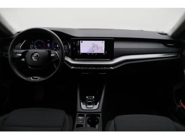 ŠKODA Octavia Combi 1.5 e-TSI Business Edition Virtual Cockpit, Apple Carplay, LED, Climate, Trekhaa...