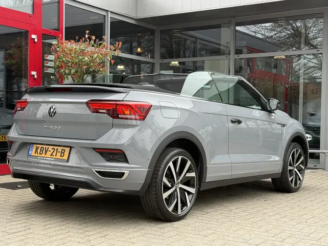 Volkswagen T-Roc Cabrio 1.5 TSI AUT. *!* 2x R-LINE *!* NAVI/ LUXE LEDER/ BEATS/ ACC/ 19 INCH/ MOONST...