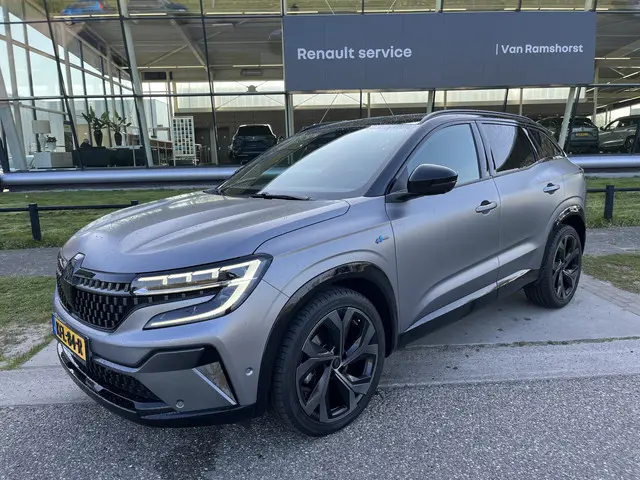 Renault Austral 1.2 E-Tech 200PK iconic esprit Alpine Mat-grijs / Winterpakket / 360 Camera /Elektr....