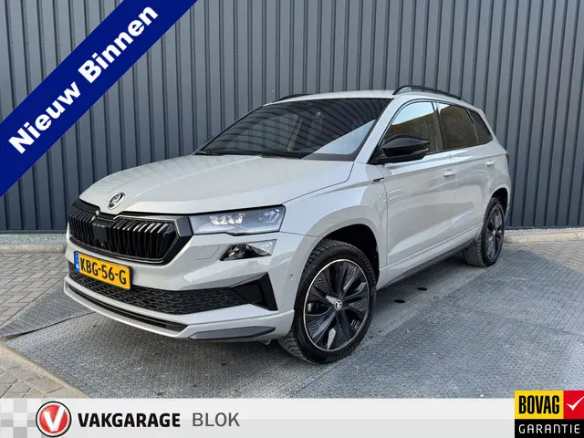 ŠKODA Karoq 1.5 TSI ACT Sportline Business | 360 Camera | Canton | Elk. A-klep | Side Assist | Prijs...