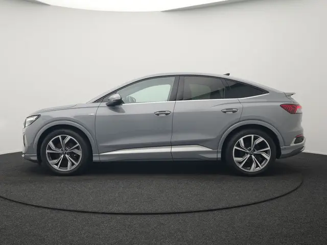 Audi Q4 Sportback e-tron 35 S edition 55 kWh 2 x S-Line INCL BTW | Adaptive Cruise | Camera | Sports...