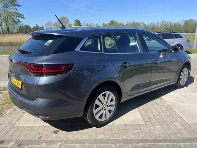 Renault Mégane Estate 1.3 TCe 140 PK Equilibre / Climate / PDC V+A / Navi / Cruise /
