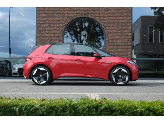 Volkswagen ID.3 Pro S 77 kWh Navigatie, Achteruitrijcamera, ACC