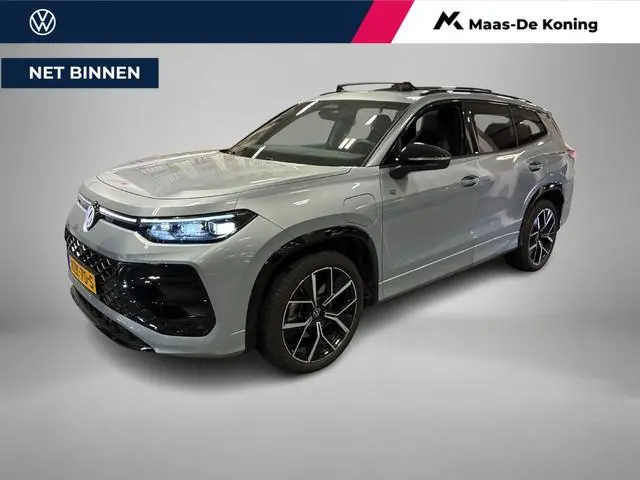 Volkswagen Tayron 1.5 204pk DSG eHybrid R-Line Edition · Panoramadak · 360 Camera · Inklap. Trekhaak...