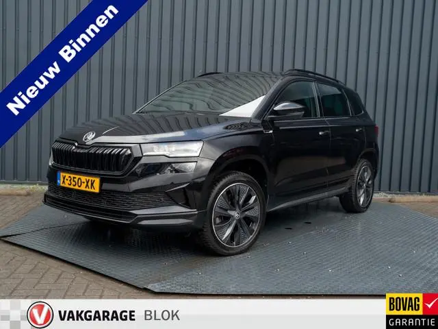 ŠKODA Karoq 1.5 TSI ACT Sportline Business | Pano | Trekhaak wegkl. | Camera Prijs Rijklaar!!