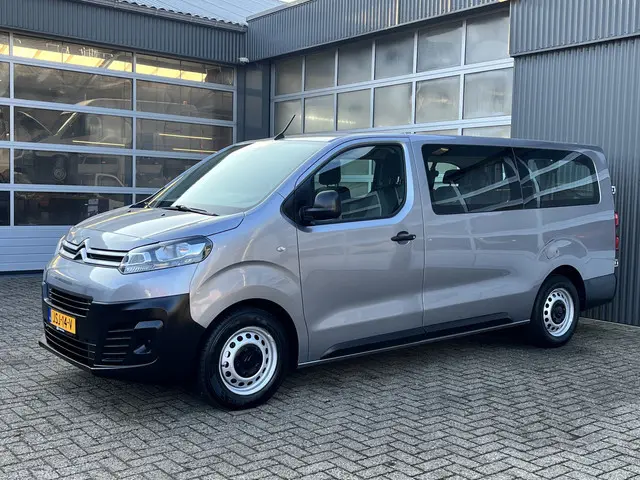 Citroën Jumpy 1.5 BlueHDi XL Marge BTW en BPM vrij!! Airco Cruise controle Trekhaak 2500kg Navigatiesysteem Personenvervoer 8-Persoons Parkeerhulp achter Apple carplay 1e eigenaar Euro 6 Bpm en Btw vrij voor particulier 