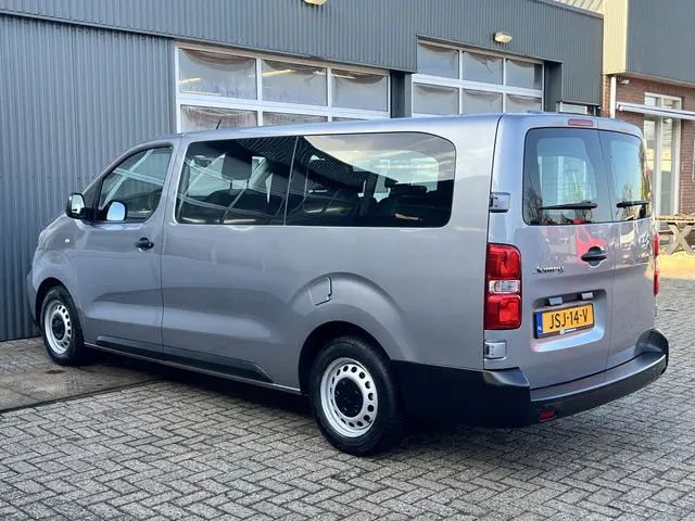 Citroën Jumpy 1.5 BlueHDi XL Marge BTW en BPM vrij!! Airco Cruise controle Trekhaak 2500kg Navigatiesysteem Personenvervoer 8-Persoons Parkeerhulp achter Apple carplay 1e eigenaar Euro 6 Bpm en Btw vrij voor particulier 