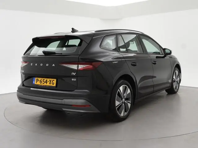 Skoda Enyaq iV 60 + SFEERVERLICHTING | CAMERA | NAVIGATIE | APPLE CARPLAY | ANDROID AUTO | 19 INCH L...