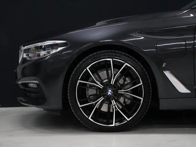 BMW 5-serie 530e iPerformance High Executive Edition [HEAD-UP, STOELVENTILATIE, MEMORY SEATS, STOELV...